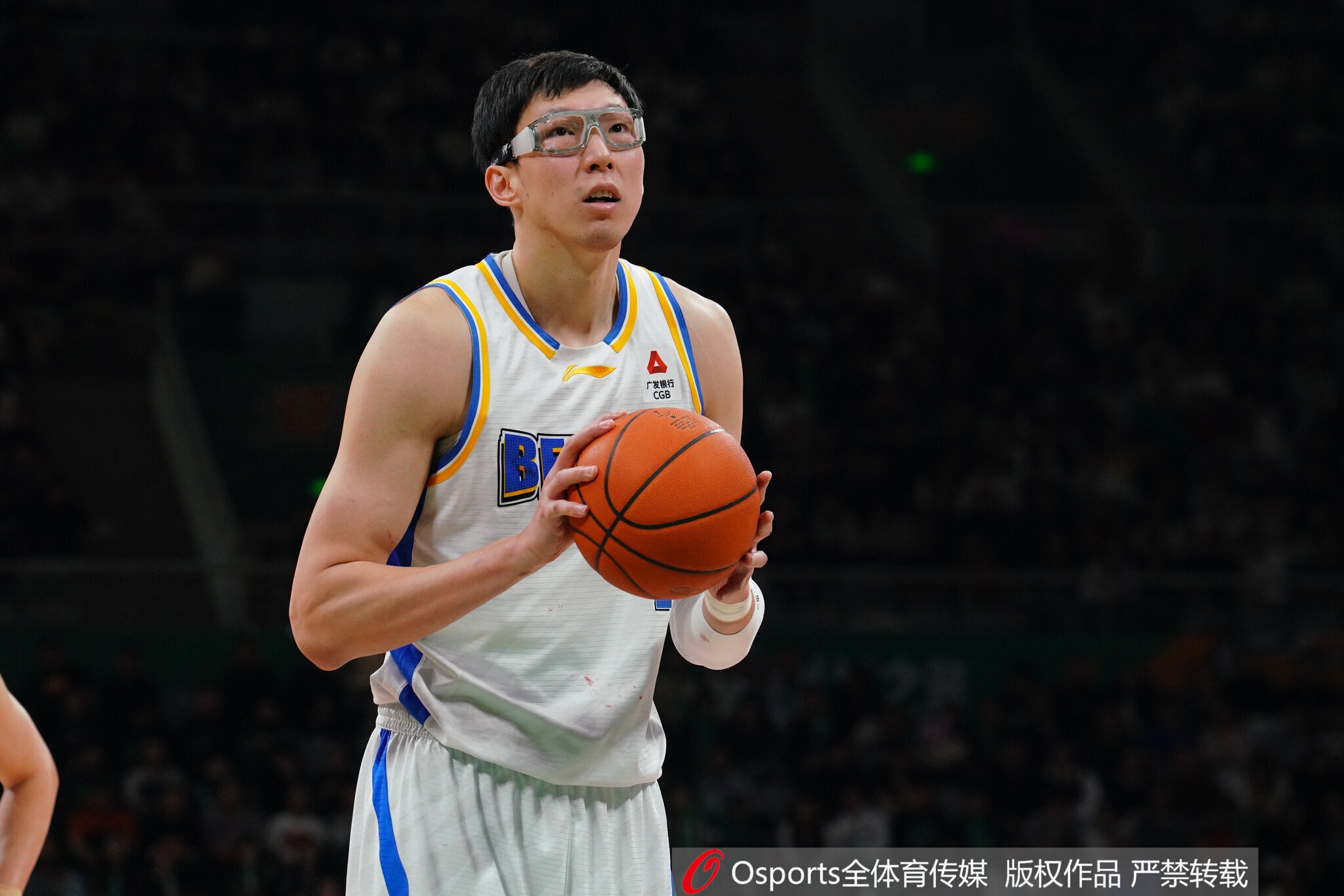 欢迎您来开云体育官方APP网站-表现平平！周琦首发23分钟 4中2&amp;罚球6中5拿到9分8板